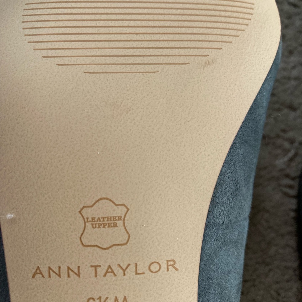 New with original box. Ann Taylor pumps - Picture 7 of 9